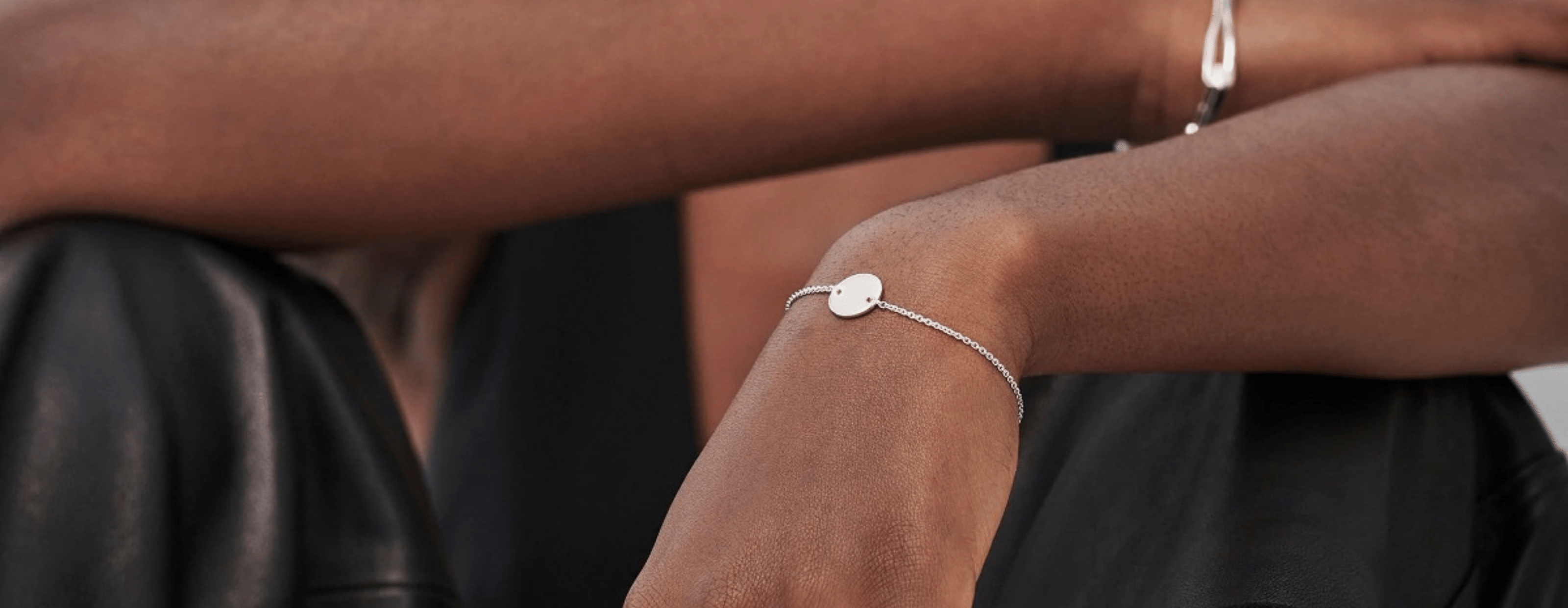 Top Five Reasons You Should Buy Silver Engraved Jewellery