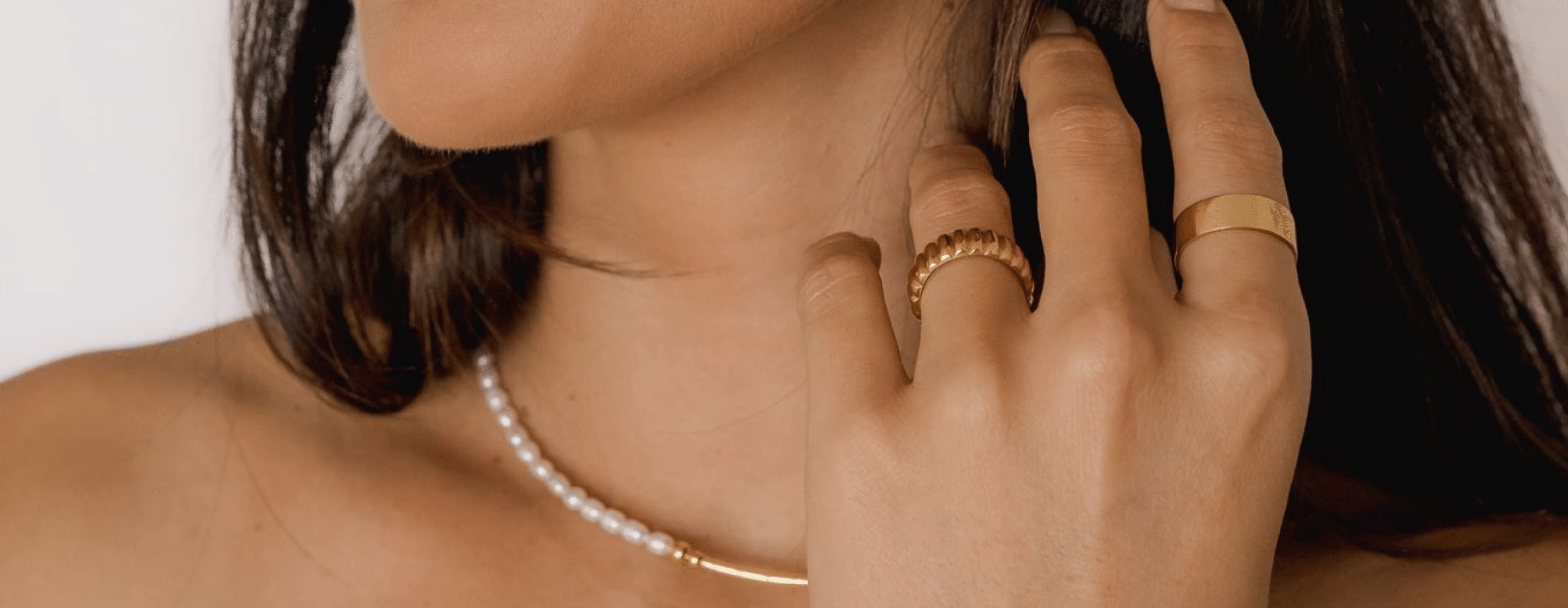 2026 Jewellery Trends Women Love: Stainless Steel, Minimalist Style & Personalised Pieces