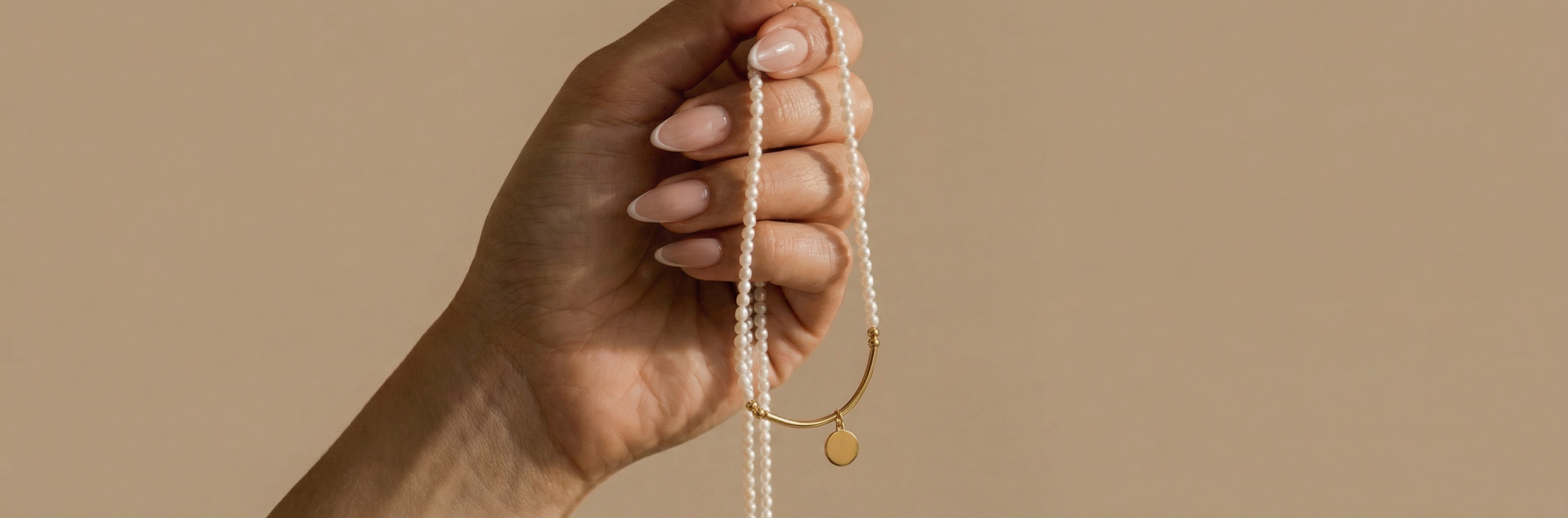 9ct solid gold engraved jewellery