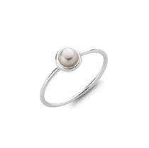 sterling silver pearl ring
