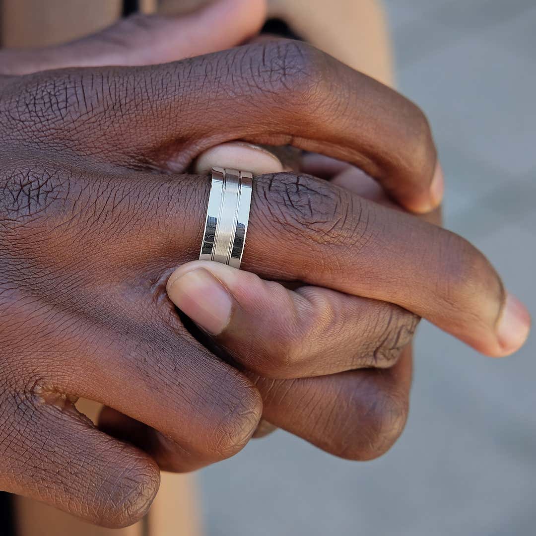 engrave the inside of this brushed steel ring