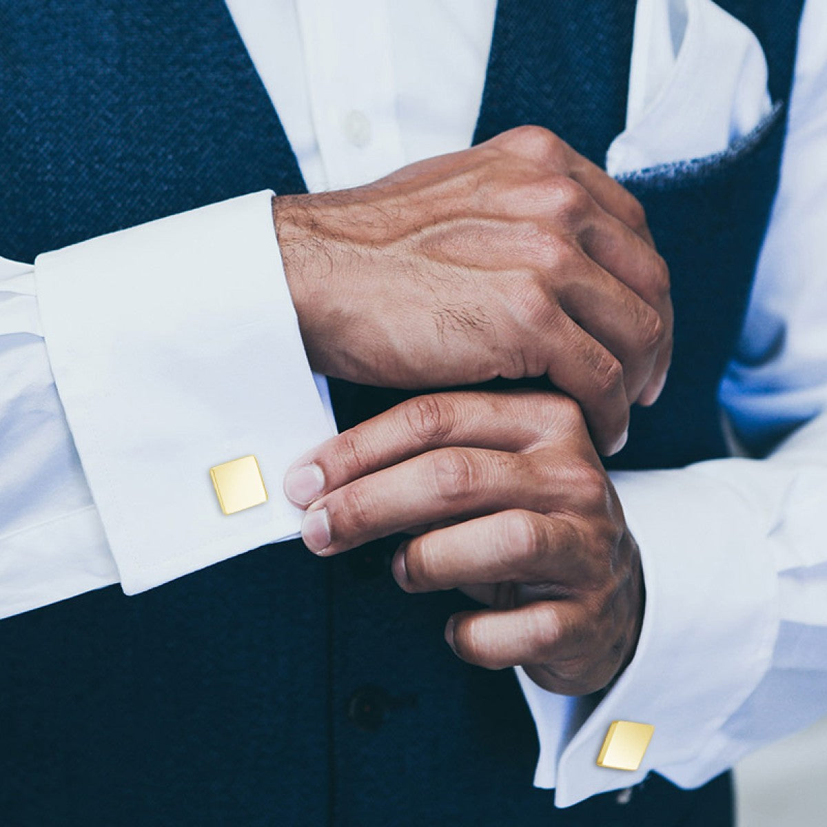 personalise these gold sqaure cufflinks