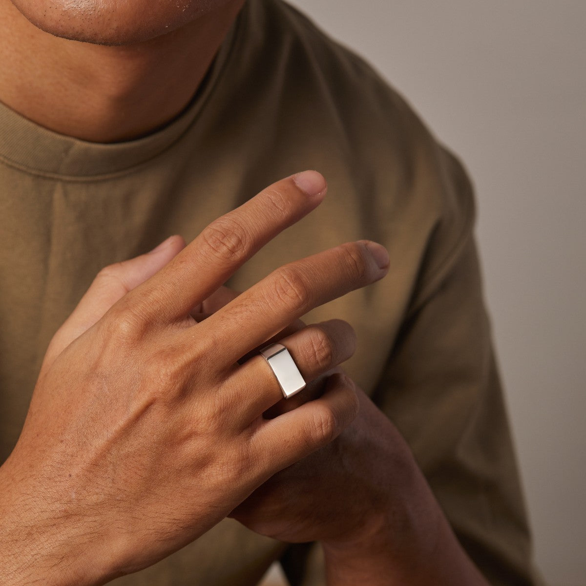 mens rectangular signet ring that can be engraved 