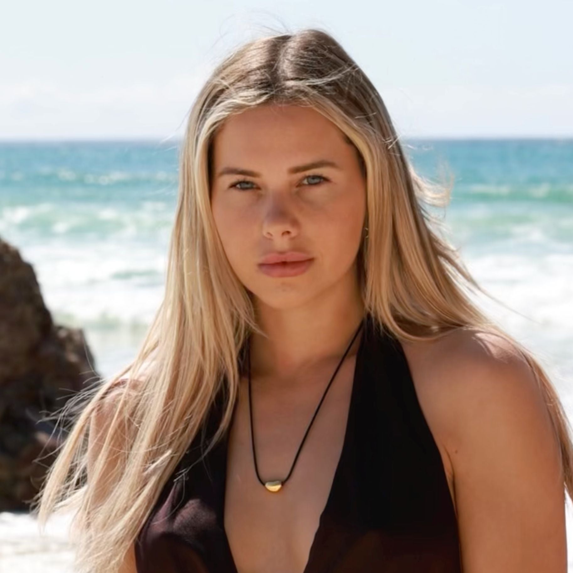 pebble bean cord necklace