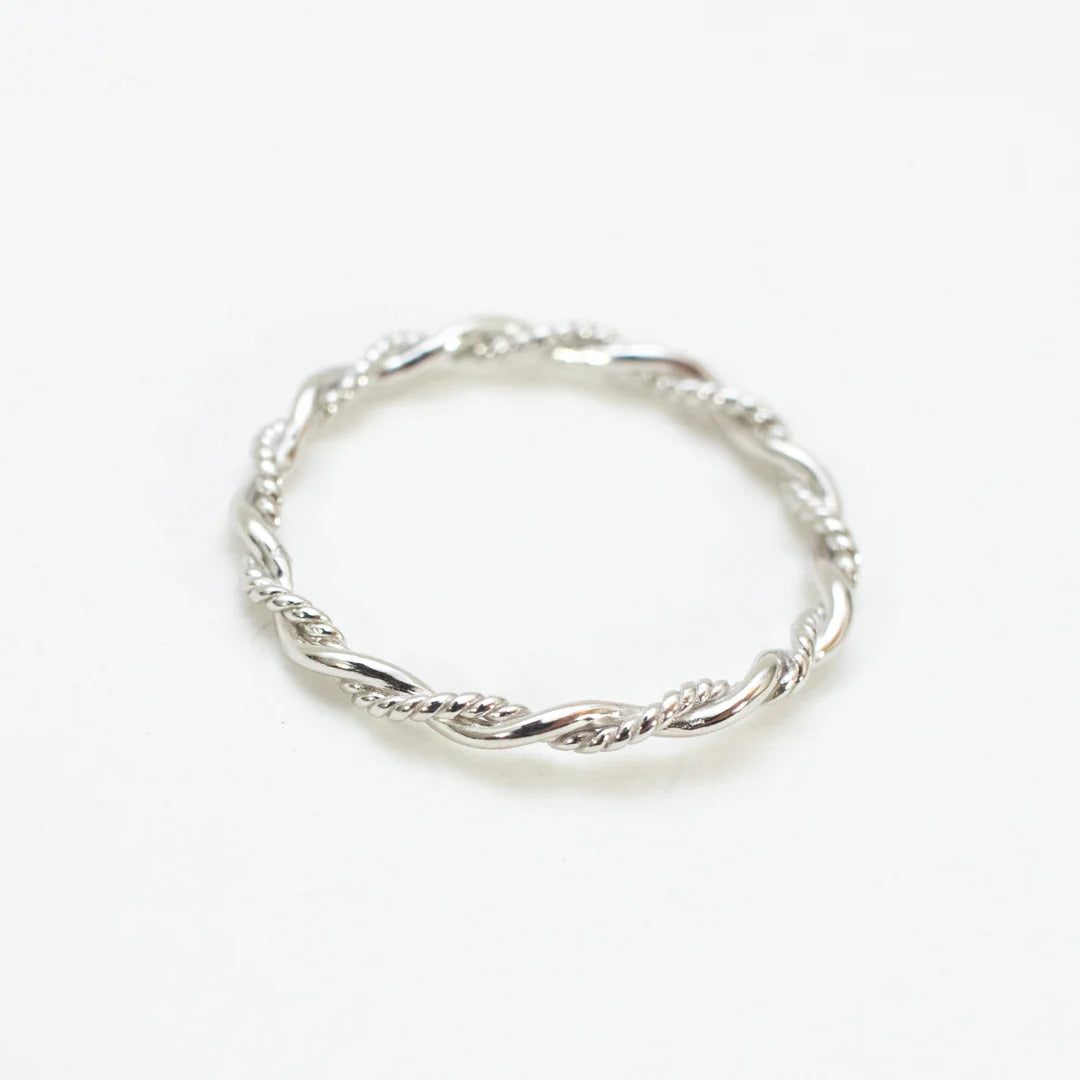 silver double twisted ring with rope design