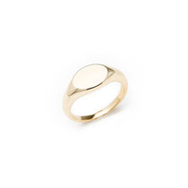 yellow gold signet ring to engrave