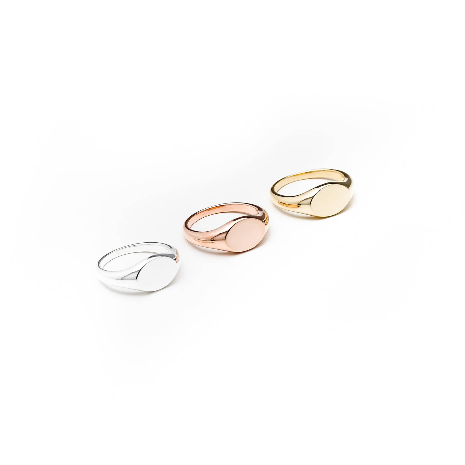 3 colours of signet rings to engrave