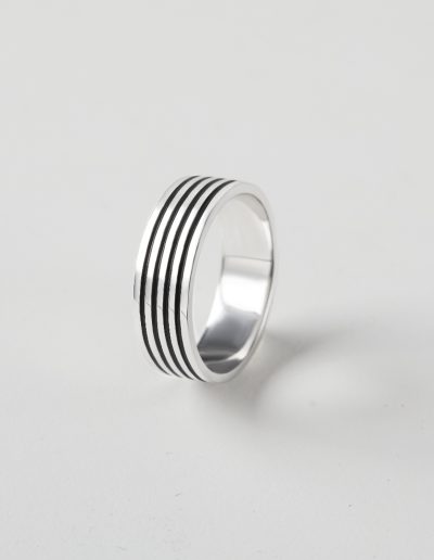 mens sterling silber ring with black lines