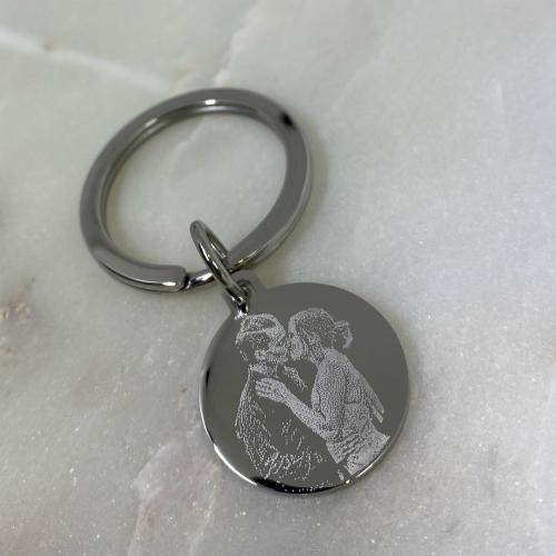 photo of couple kissing engraved on key chain